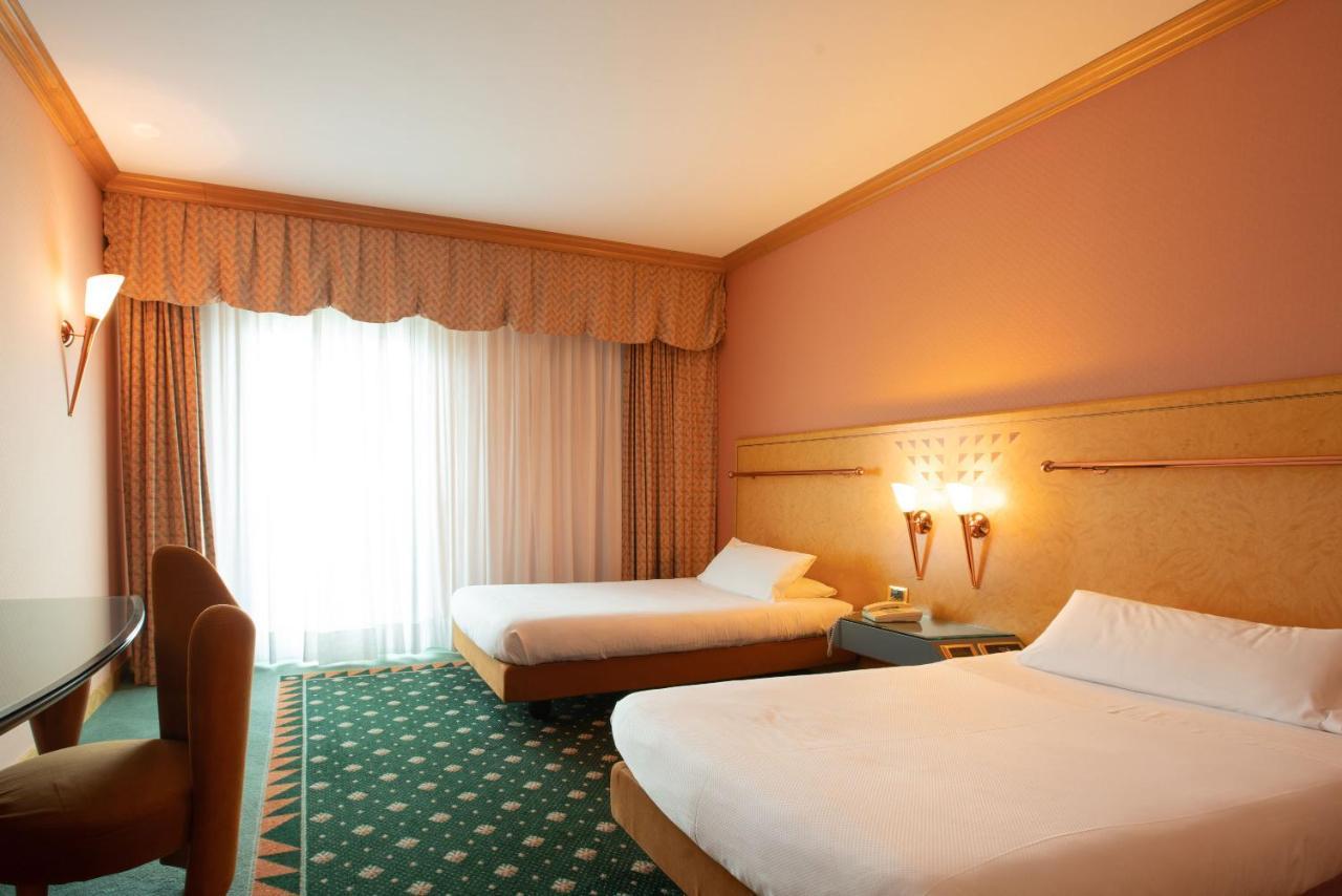 Shg Hotel Antonella Pomezia Bagian luar foto