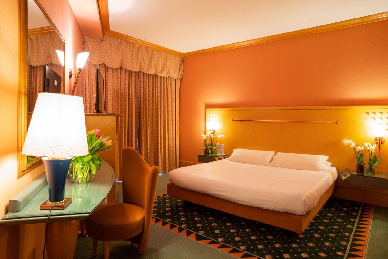 Shg Hotel Antonella Pomezia Bagian luar foto