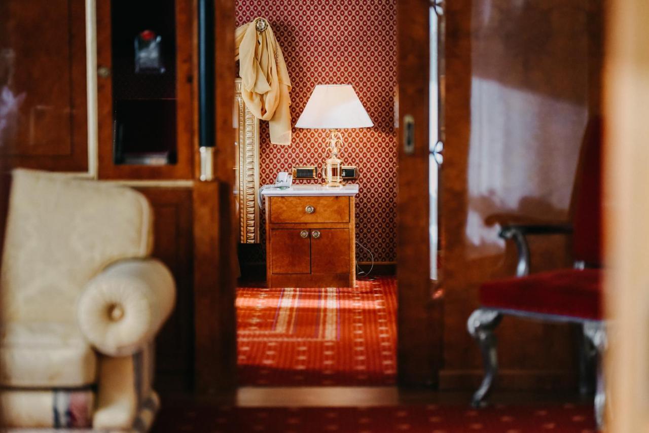 Shg Hotel Antonella Pomezia Bagian luar foto