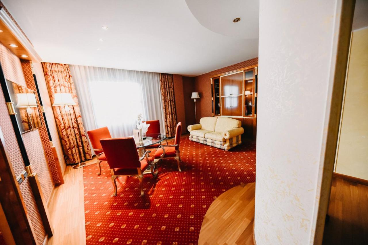 Shg Hotel Antonella Pomezia Bagian luar foto