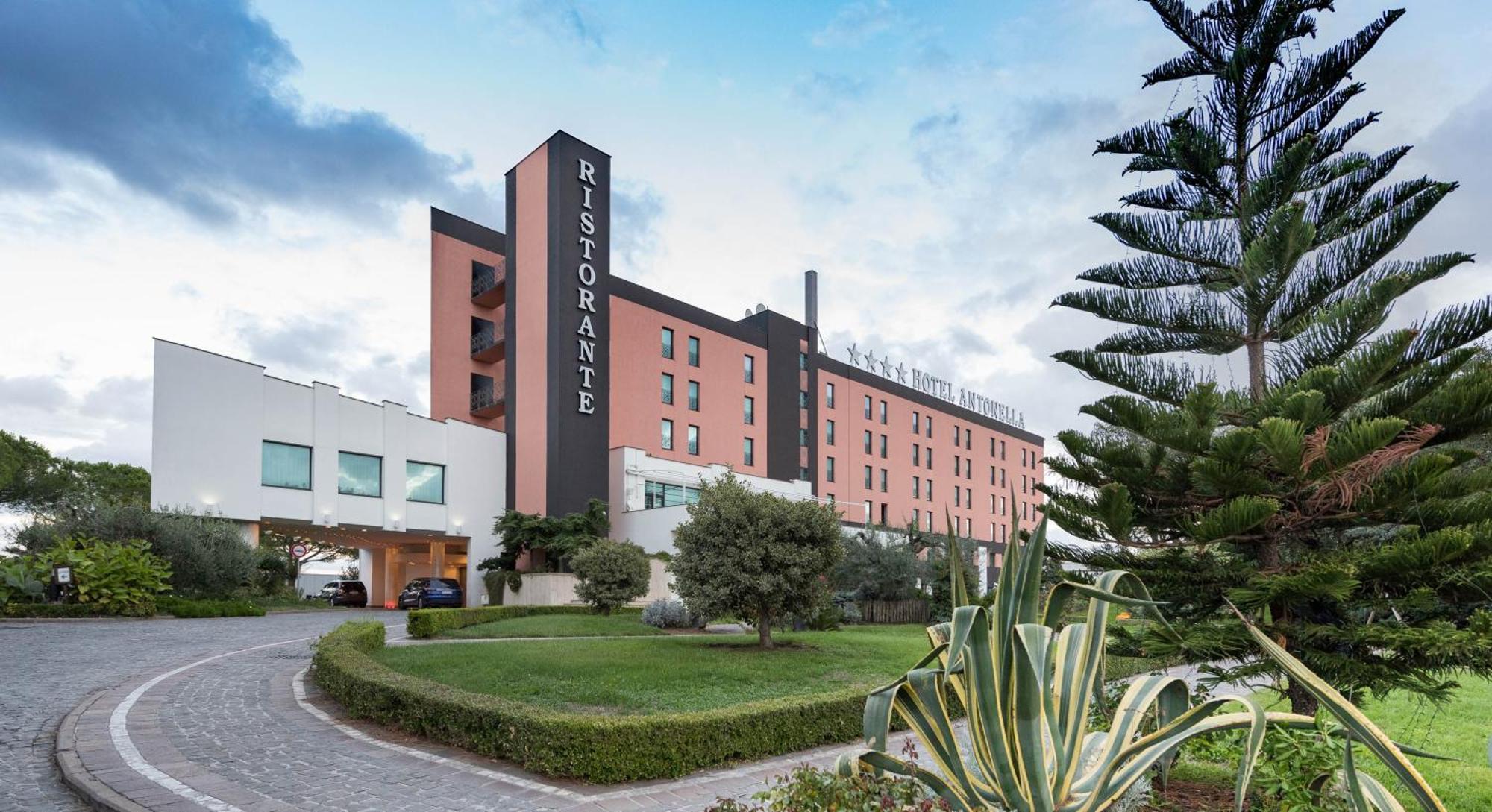 Shg Hotel Antonella Pomezia Bagian luar foto
