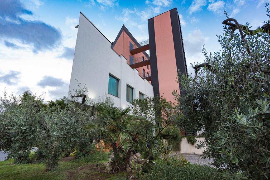 Shg Hotel Antonella Pomezia Bagian luar foto