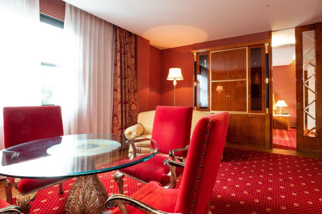 Shg Hotel Antonella Pomezia Bagian luar foto