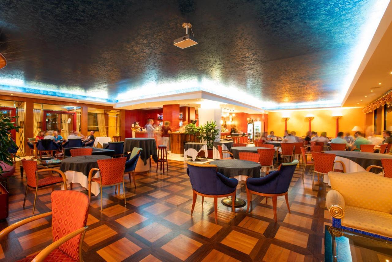 Shg Hotel Antonella Pomezia Bagian luar foto