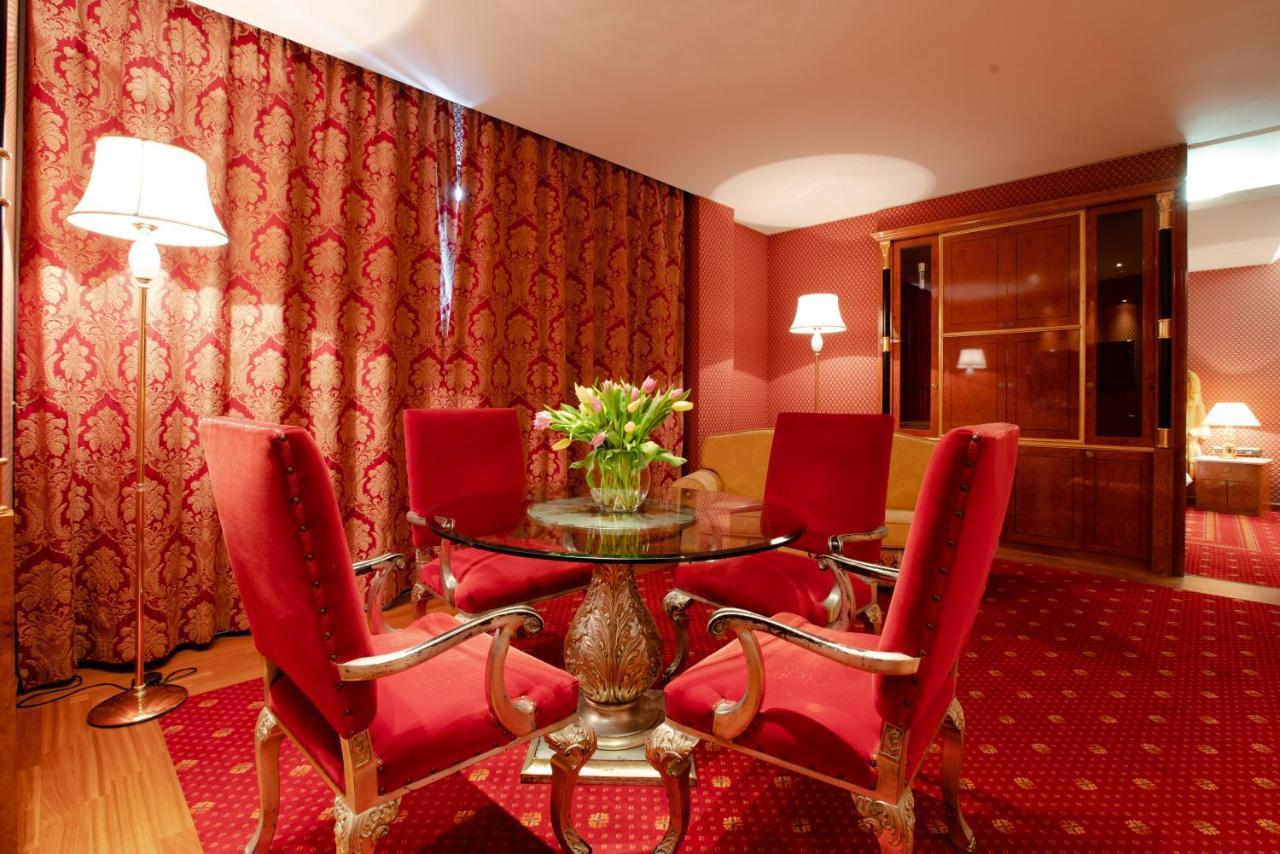 Shg Hotel Antonella Pomezia Bagian luar foto